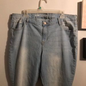Old Navy light wash super skinnies sz 18